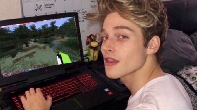 Oyun bağımlısı biri ile sevgili olur muydunuz👾 ?