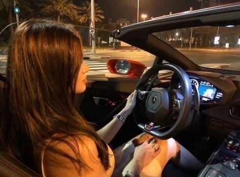 Araba kullanırken yavaş ve sakin mi yoksa hızlı ve agresif mi olursunuz?