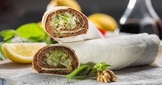 Çiğ köfte yerken normal mi, doritoslu mu tercih edersiniz?