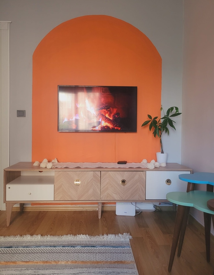 TV ünitemin arkasına boyayla böyle bir dekor yaptım, sizce nasıl olmuş?