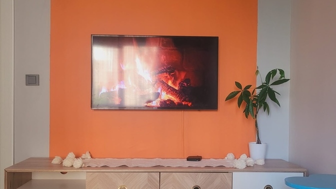 TV ünitemin arkasına boyayla böyle bir dekor yaptım, sizce nasıl olmuş?