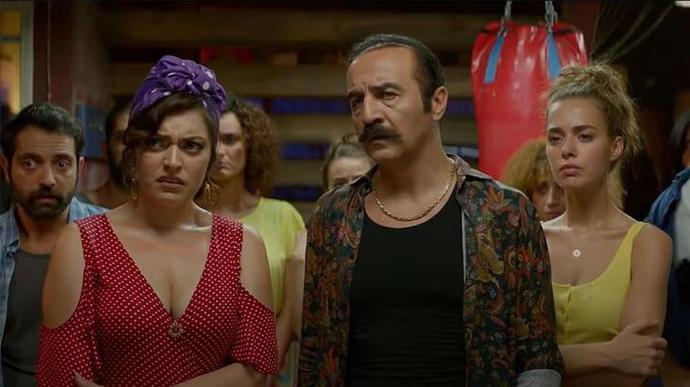 Tamam tamam, hiçbiriniz el âlemi takmazsınız.. 😄