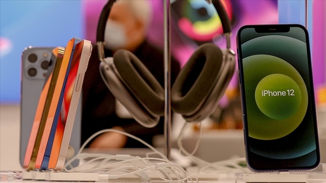 iPhone 12 iyi mi? Ben 12 kullanıyorum, memnunum. Siz ne düşünüyorsunuz?