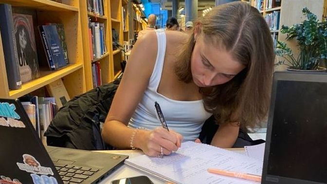 Öğrenim dili İngilizce olan bölüm ne demek? Çok mu zor?