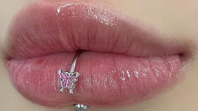 Şu tarz dudak için piercingleri hoş duruyor mu✨?