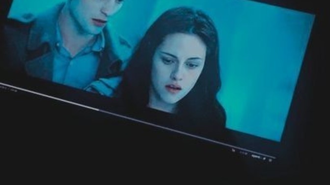 Seninle film izlenir mi?