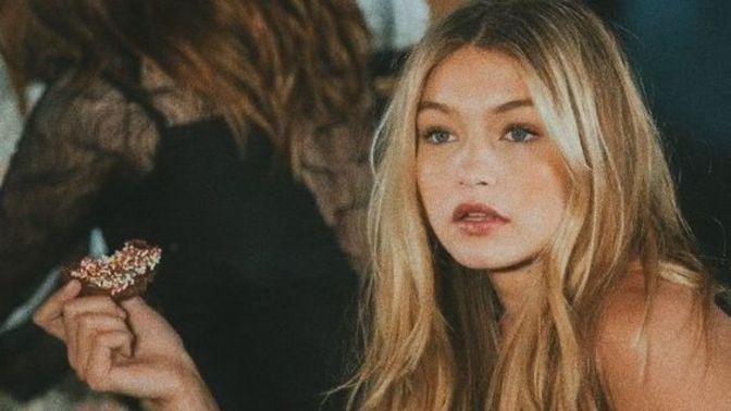 Sevgilim beni aldattı ama hala sürekli aklıma geliyor, unutmak için ne yapmam gerekiyor?