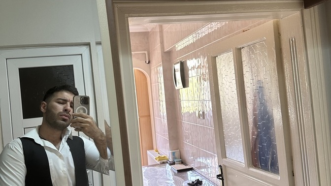 Daha bir kız eli tutmadım tipsizim diye niye bakan yok?