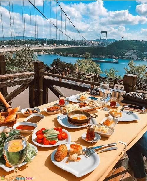 Bir restorandan ayrılmanıza ne sebep olur?