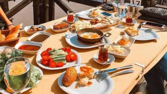 Bir restorandan ayrılmanıza ne sebep olur?