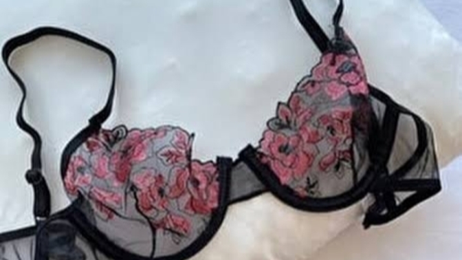 İç giyimde floral desen mi, animal desen mi?