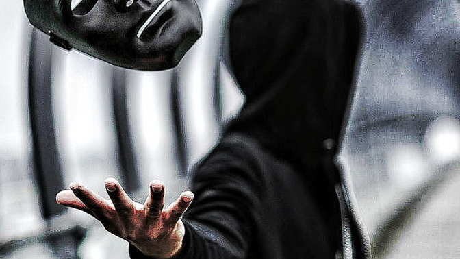 Herkesin Kimseye Göstermediği İkinci Bir Yüzü Var Mıdır?