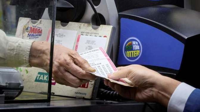 ABD’de bir kişi piyangodan 1,7 milyar dolar kazandı. Siz bu parayla neler yapardınız?