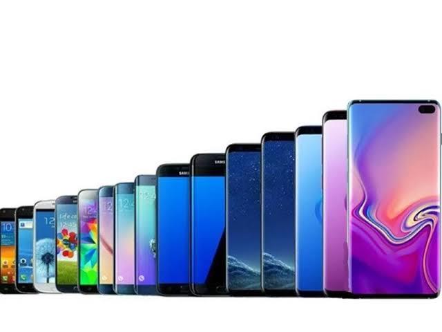 Kullanmaya başladığın ilk telefon markası neydi?