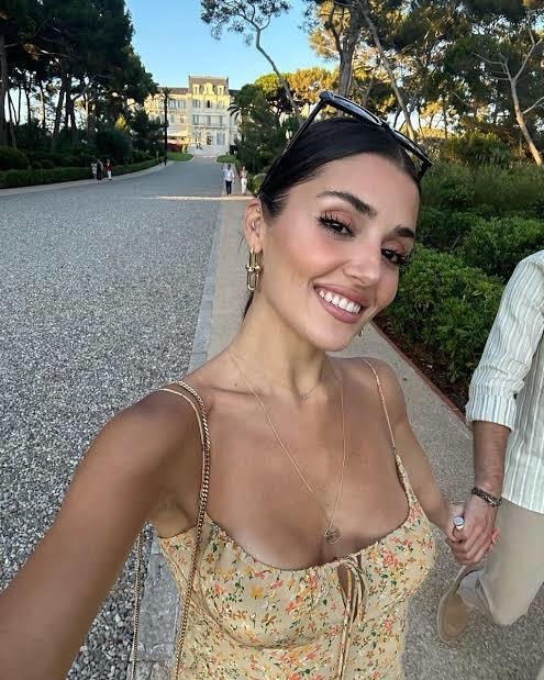 Seranay Sarıkaya mı yoksa Hande Erçel mi tercihin ?