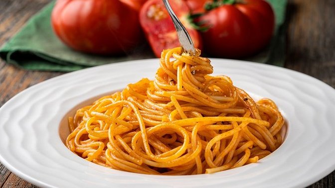 Dışarıda spagettiye 200-300 TL verir misiniz?