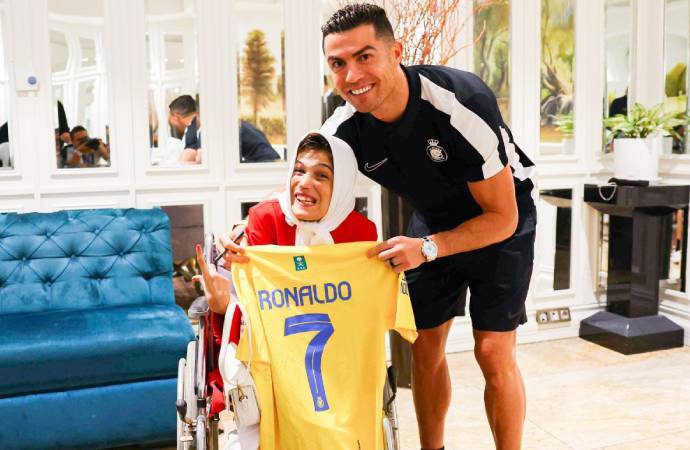 Cristiano Ronaldo İranda 99 kırbaç cezasıyla karşı karşıya! Sizce Cristiano Ronaldo İrana giderse ne olur?
