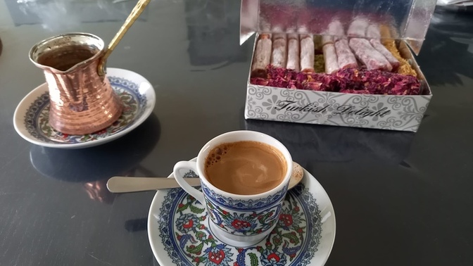 Öğretmenim çoğu Türk'ten daha güzel yapmamış mı kahvesini 😂?