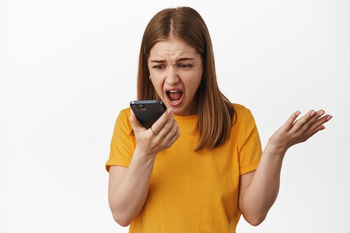 Uyuyorum dedikten sonra Sosyal Medyada online olan sevgiline tepkin ne olur?