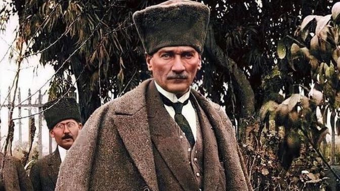 Atatürk'ün en karizmatik bulduğunuz yönü hangisi?