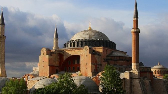 Ezan okunduğunda dinliyor musunuz?