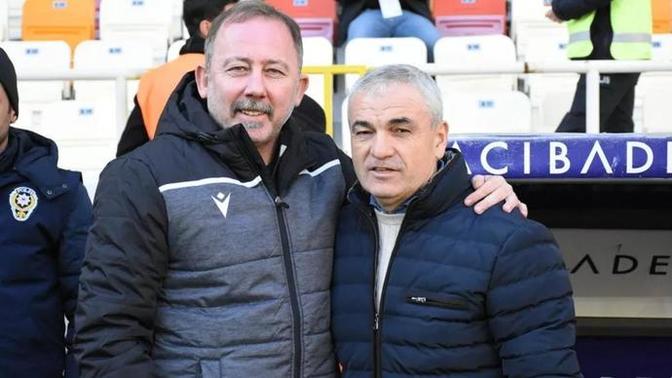 Beşiktaş'ta hoca adayları belli oldu. Sergen Yalçın ve Rıza Çalımbay! Sizce Beşiktaş'ın yeni hocası kim olmalı?