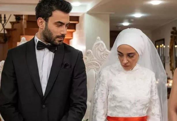 Kızılcık Şerbeti dizisindeki sahne tepki çekti! Sizce dizideki olaylar gerçeği yansıtıyor mu?