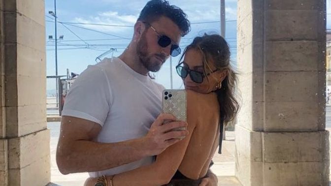 Konuştuğum çocuk sürekli fotoğraf istiyor, beni görmek istiyor. Konuşalı iki gün oldu, ne bu fotoğraf sevdası?