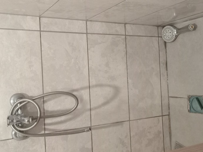 Yurtta kalıyorum, odamdaki duş başlığını yanlışlıkla kırdım, ne yapacağım?