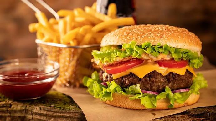 Islak hamburgeri mi, normal hamburgeri mi daha lezzetli buluyorsunuz?