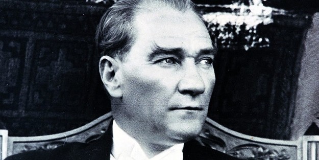 Bence dünyanın en yakışıklı erkeği Mustafa Kemal Atatürk, sizce nasıl?