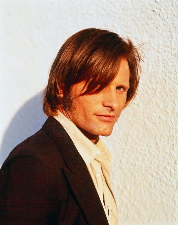 Lotr izlemiş ve Viggo Mortensene aşık olmamış biri var mı?