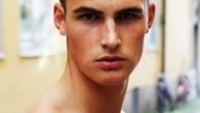Saç çıkış yönüne doğru mu taranmalı?