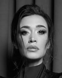 Ecem Özkaya aşırı güzel bir kadın neden yan rollerde yer alıyor?