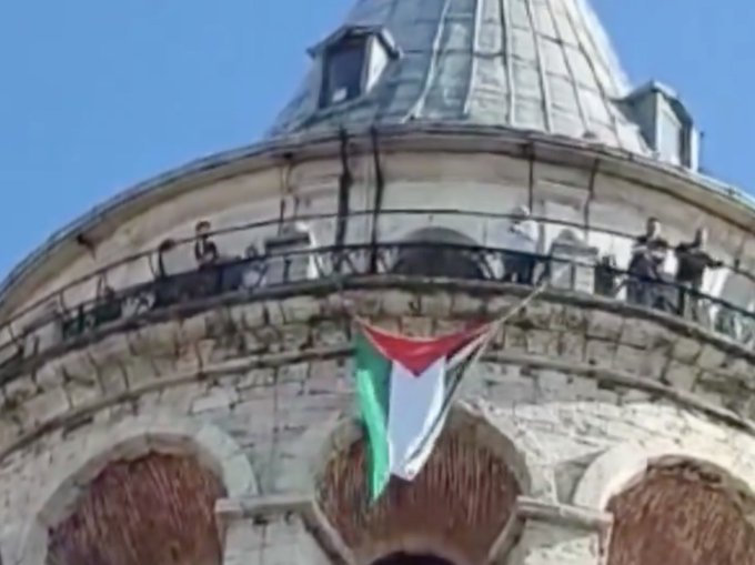 Galata Kulesine çıkan bir grup insan Filistin bayrağı açmış bu bayrak açanlara ne yapılmalı sizce?