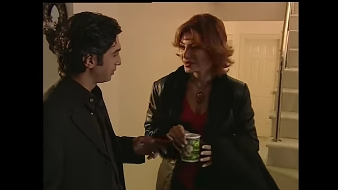 Arkadaşınızın kardeşine karşı bir hoşlantınız olsa bunu içinize mi gömersiniz yoksa açılır mısınız?