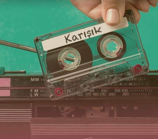 Karışık kasete bir şarkı ekler misiniz?
