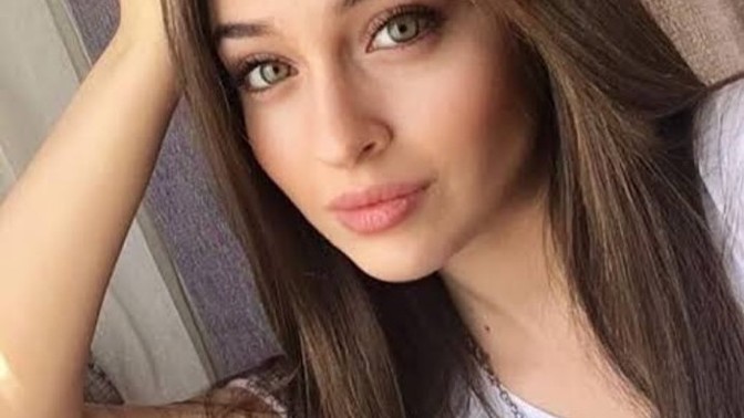 Bu hatunların hangisi güzel sizce?