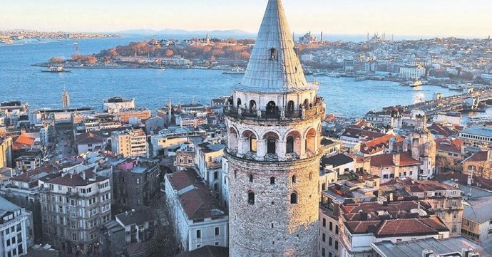 Galata Kulesine giriş ücretinin 650 TL olması sosyal medyada tepki çekti! Sizce bu ücreti ödemeye değer mi?