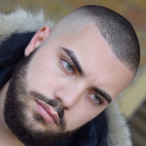 Erkeklere hangi saç modelini yakıştırıyorsunuz?