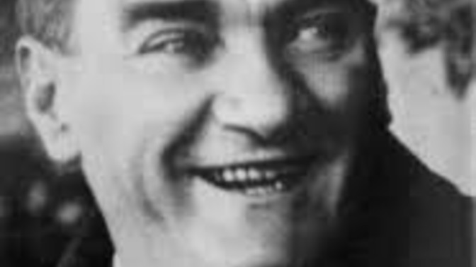 Atatürk kimdir?