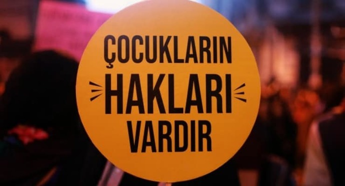 8 ve 9 yaşında ‘Nişanlandırılan’ çocukların ebeveynleri gözaltında. Siz ne düşünüyorsunuz?