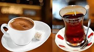 Günün yorgunluğunu atmak için çayı mı tercih ederseniz kahveyi mi?
