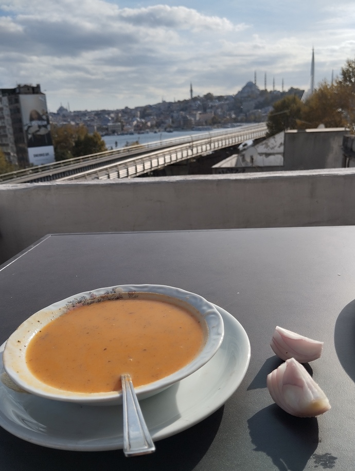 Sevgilim napiyosun dedi yemek yiyorum bebişim dedim bu fotoyu attim ayrıldı benden? Ne yapsam döner sizce?