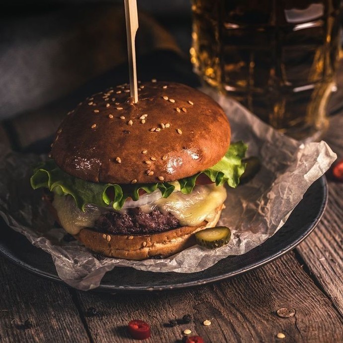 Et burger mi, tavuk burger mi?