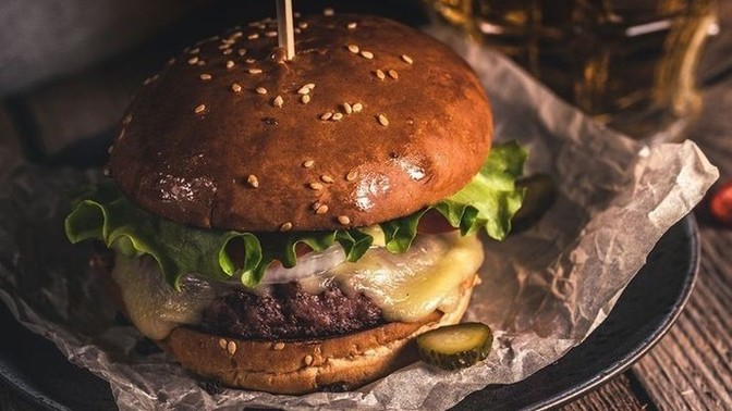 Et burger mi, tavuk burger mi?
