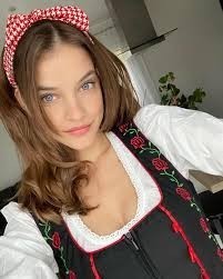 Barbara Palvin üstün mü?