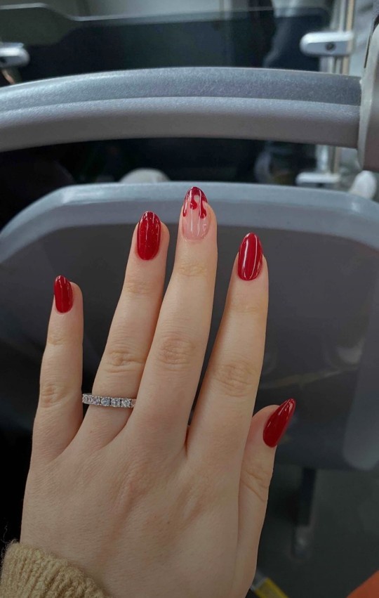 Sevgilim tamtur yüzük almış. Sizce nasıl 💍😍?