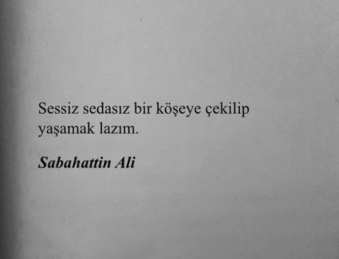 Sürekli pişmanlıkla yaşamayı mı yoksa herkesi mutlu ettiğini bilerek ölmeyi mi tercih edersin?