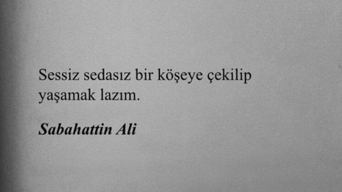 Sürekli pişmanlıkla yaşamayı mı yoksa herkesi mutlu ettiğini bilerek ölmeyi mi tercih edersin?